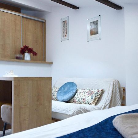 Piranum Guesthouse With Terrace Exterior photo
