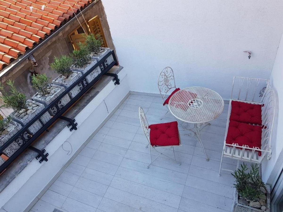 Piranum Guesthouse With Terrace Exterior photo
