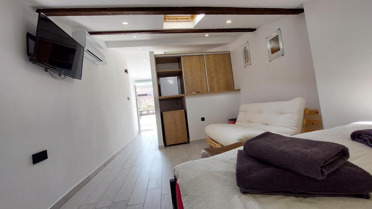 Piranum Guesthouse With Terrace Exterior photo
