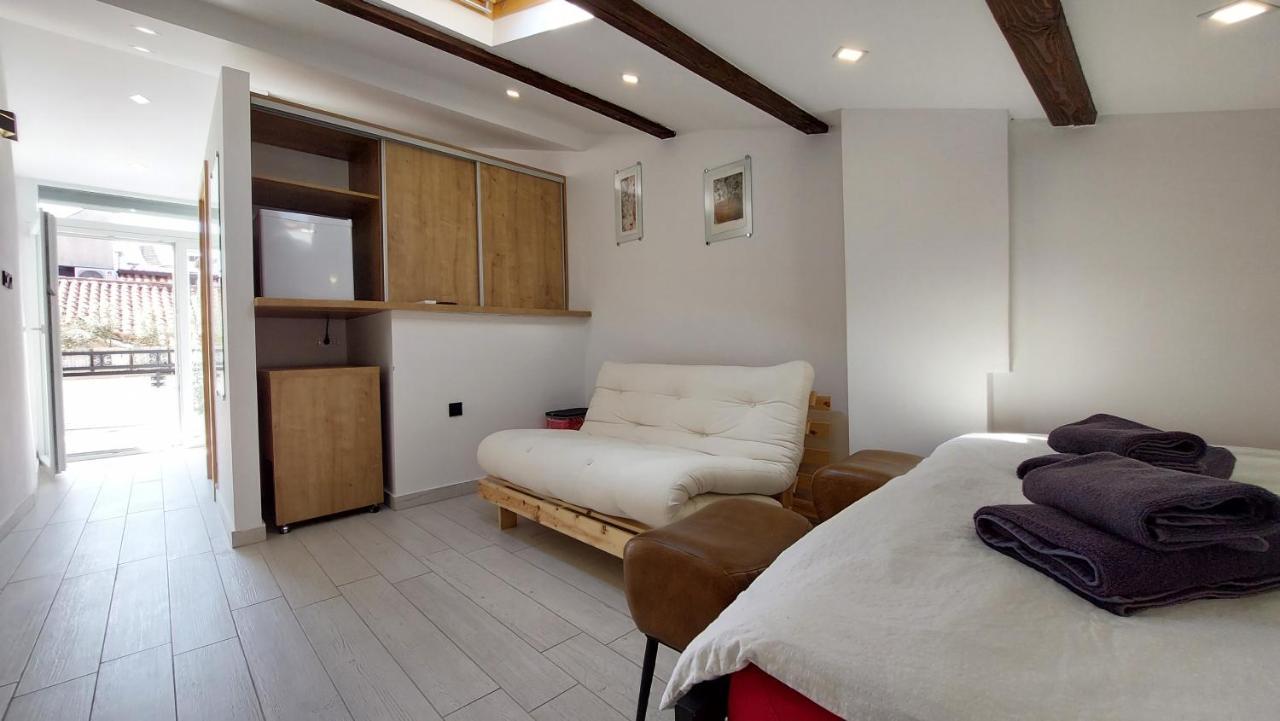 Piranum Guesthouse With Terrace Exterior photo