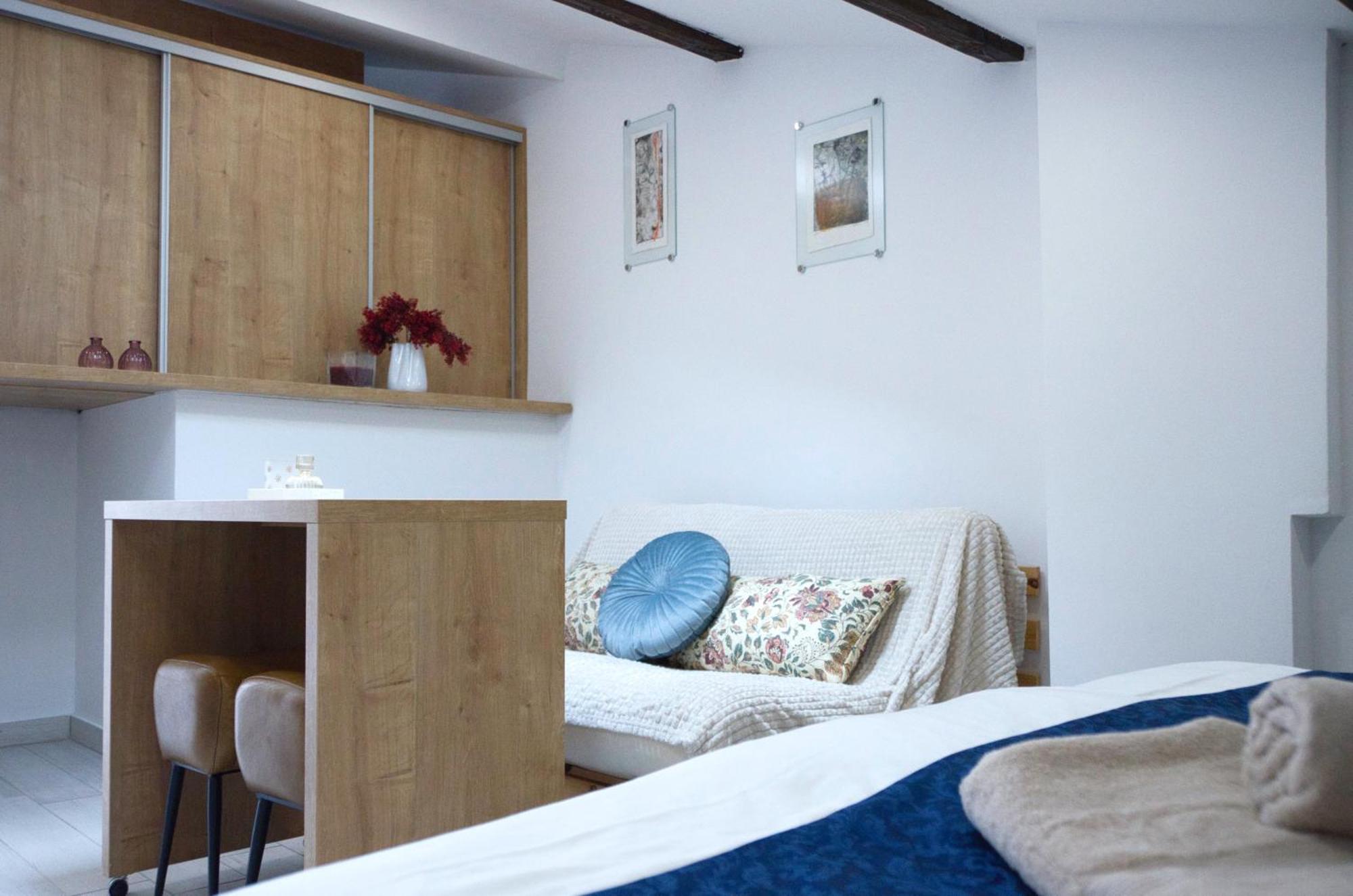 Piranum Guesthouse With Terrace Exterior photo